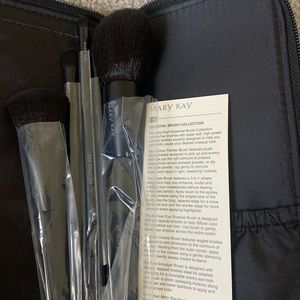 Mary Kay makeup brushes set
